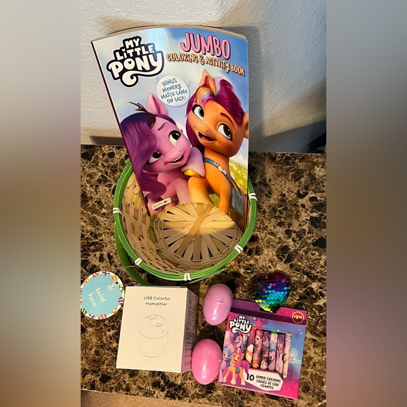 My Little Pony Gift Basket with Humidifier and Accessories NWT - Picture 3 of 3